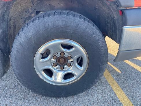 Used 2004 Chevrolet Silverado 1500 4x4 Extended Cab w/ Light Duty Power Package image 5