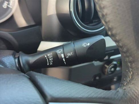 Used 2017 Toyota Tacoma SR5 w/ SR5 Appearance Package (SM) RWD image 19
