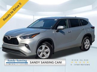 Used 2024 Toyota Highlander LE video 1