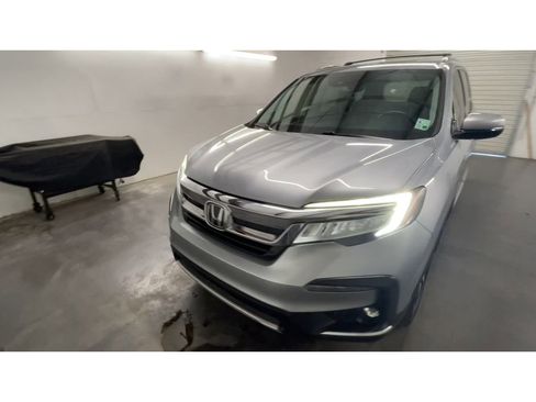 Certified 2019 Honda Pilot Touring image 4