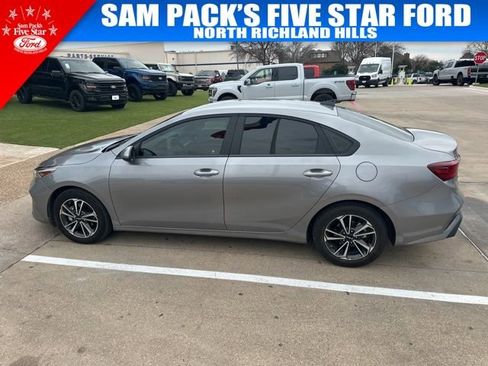 Used 2024 Kia Forte LXS image 10