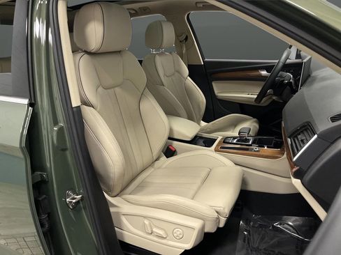 Used 2024 Audi Q5 e Premium Plus image 30