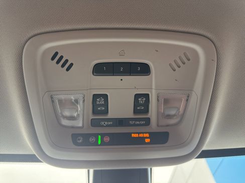 Used 2019 Chevrolet Traverse High Country AWD/4WD image 35