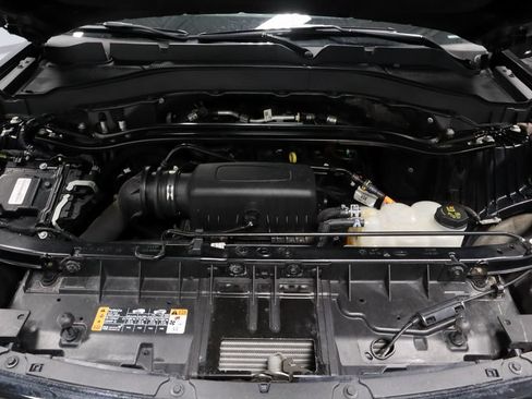 Used 2023 Ford Explorer ST-Line AWD/4WD image 17