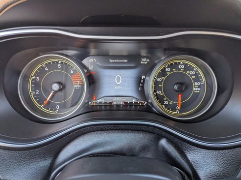 Used 2023 Jeep Cherokee Altitude Lux image 34