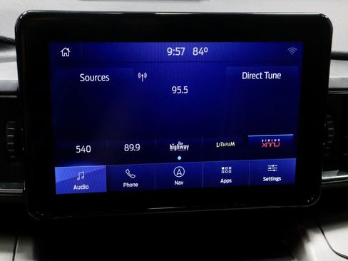 Used 2021 Ford Explorer XLT w/ Equipment Group 202A AWD/4WD image 4