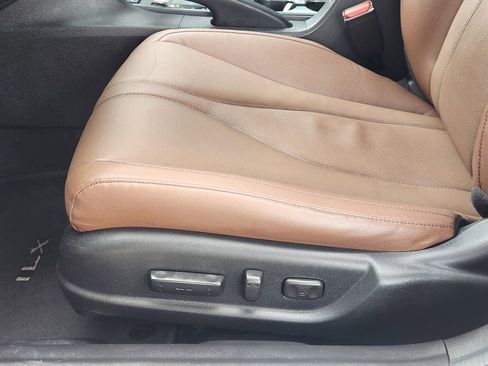Used 2019 Acura ILX FWD image 25
