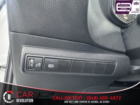 Used 2023 Toyota Corolla LE image 29