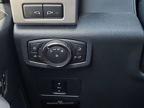 Used 2022 Ford F250 Lariat w/ Lariat Value Package AWD/4WD image 25