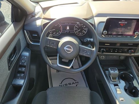 Used 2022 Nissan Rogue S FWD image 14