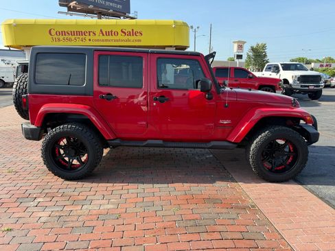 Used 2014 Jeep Wrangler Unlimited Sahara w/ Connectivity Group AWD/4WD image 2