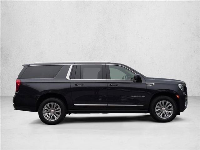 Used 2024 GMC Yukon XL Denali AWD/4WD image 4