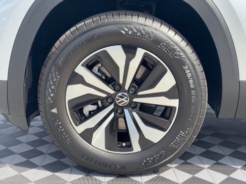Certified 2026 Volkswagen Atlas SE FWD image 13
