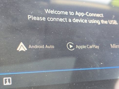 Used 2023 Volkswagen Tiguan SE image 3