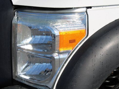 Used 2016 Ford F550 4x4 Crew Cab Super Duty image 11