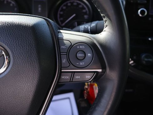 Used 2024 Toyota Camry SE image 28