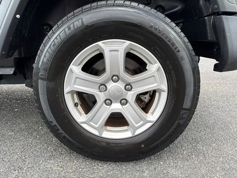 Used 2022 Jeep Wrangler Unlimited Sport AWD/4WD image 6