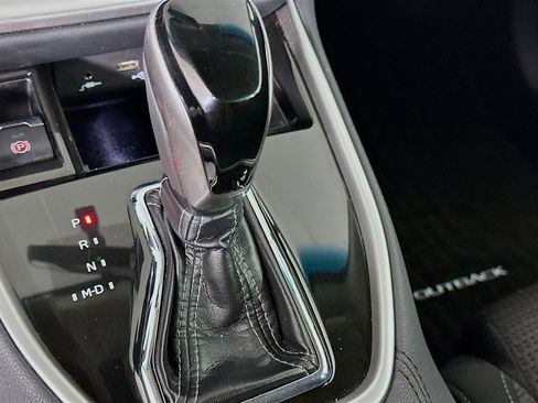 Used 2021 Subaru Outback Premium image 24