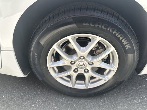 Used 2023 Chrysler Pacifica Touring-L FWD image 35