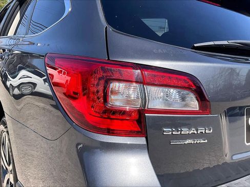 Used 2019 Subaru Outback 2.5i Limited w/ Popular Package #2 image 28