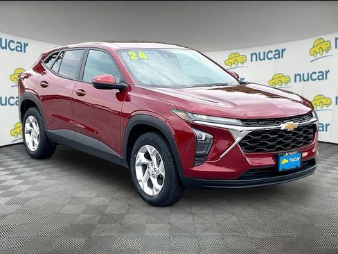 Used 2024 Chevrolet Trax LS w/ LS Convenience Package FWD image 1