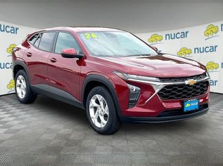 Used 2024 Chevrolet Trax LS w/ LS Convenience Package FWD video 1