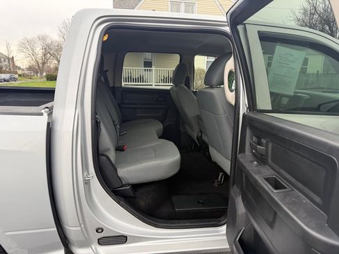 Used 2016 RAM 1500 Express AWD/4WD image 8