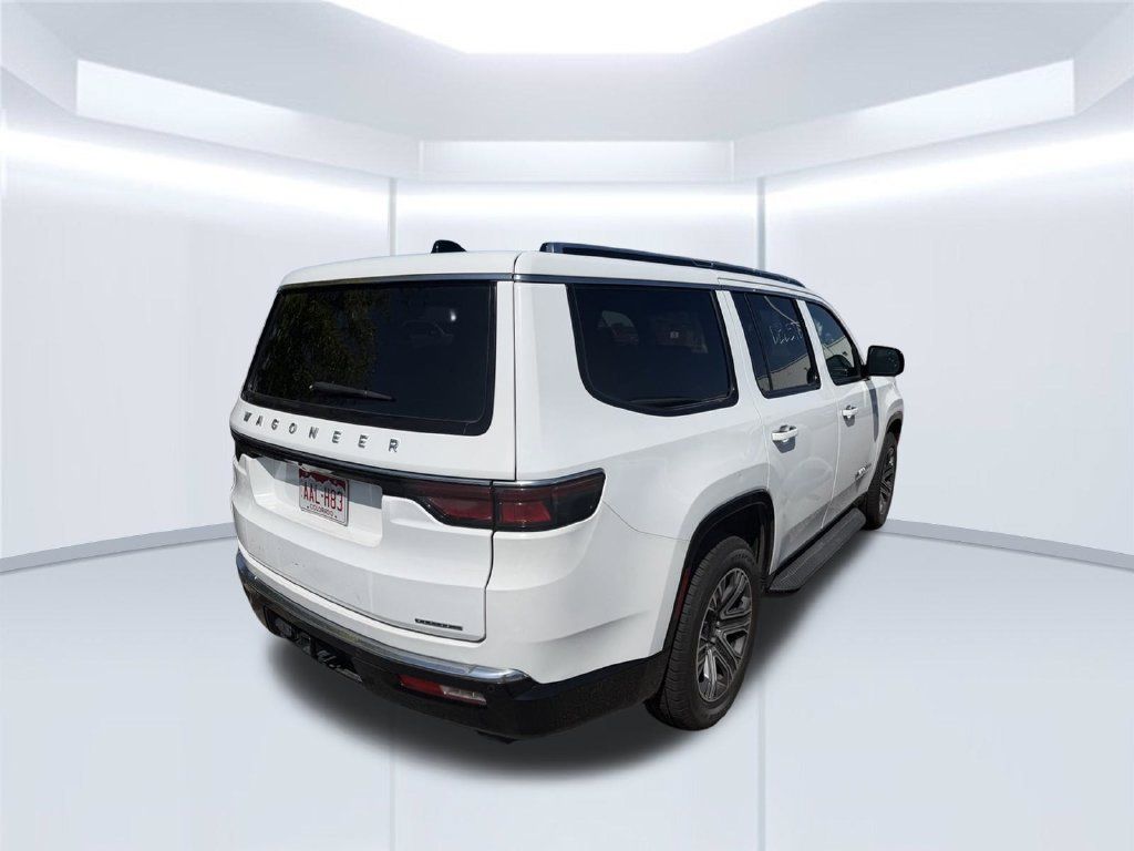Used 2024 Jeep Wagoneer Series II w/ Flexible Seating Group AWD/4WD image 3