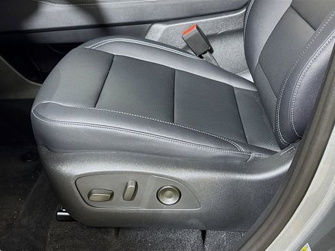 New 2026 Chevrolet Traverse LT w/ Enhanced Driving Package FWD image 17