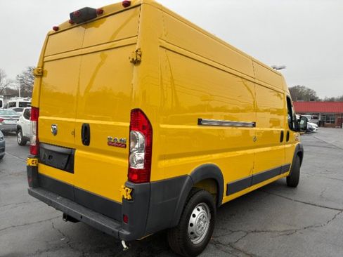 Used 2018 RAM ProMaster 2500 w/ Interior Convenience Group image 9