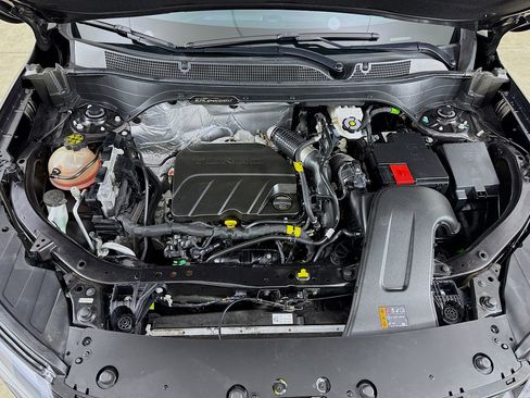 Used 2025 Chevrolet Trax RS image 30