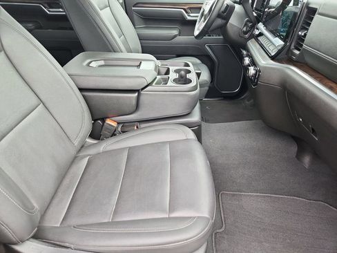 Used 2025 GMC Sierra 1500 SLT image 15