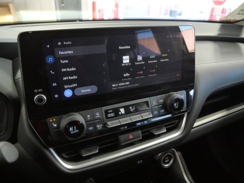 Certified 2025 Toyota Grand Highlander AWD image 23