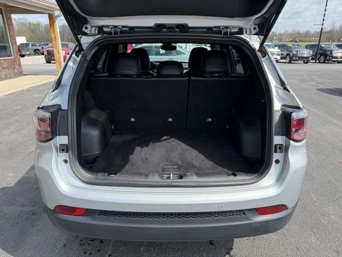 Used 2025 Jeep Compass Limited image 6