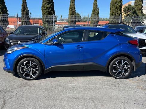 Used 2021 Toyota C-HR XLE FWD image 7