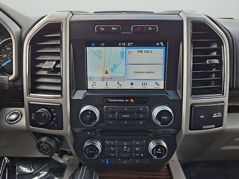 Used 2018 Ford F150 Lariat w/ Equipment Group 502A Luxury AWD/4WD image 22