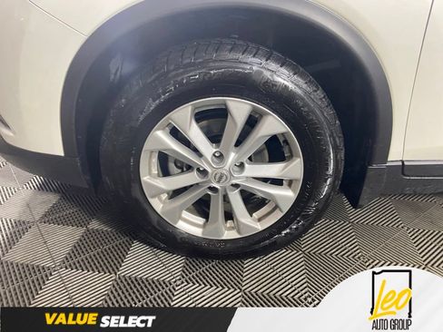 Used 2016 Nissan Rogue SV w/ SV Premium Package AWD/4WD image 23
