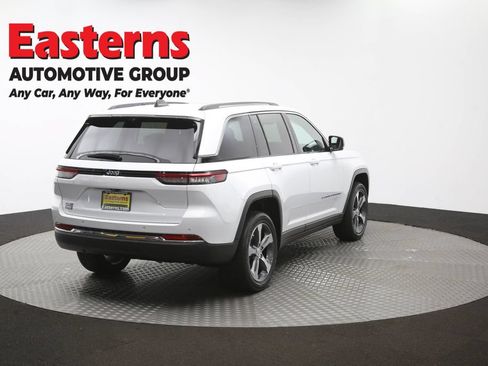 Used 2022 Jeep Grand Cherokee Limited 4xe w/ Luxury Tech Group II AWD/4WD image 45