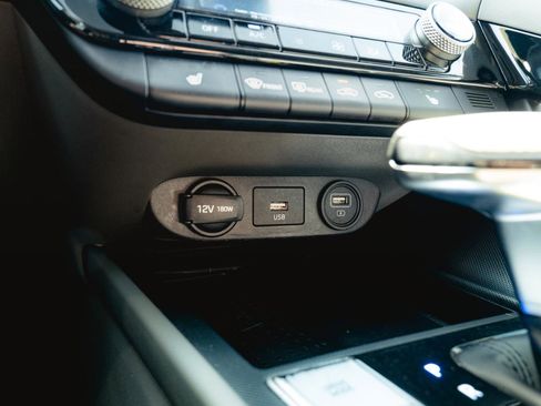 Used 2021 Hyundai Elantra SEL w/ Convenience Package image 29