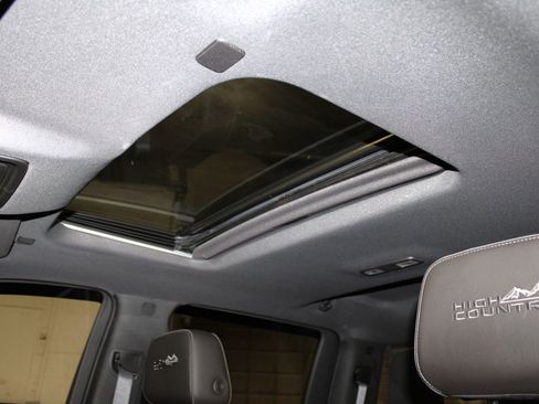 Used 2019 Chevrolet Silverado 1500 High Country w/ High Country Premium Package image 24