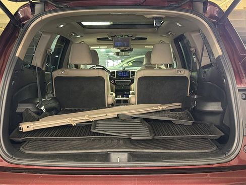 Used 2017 Honda Pilot Elite image 15