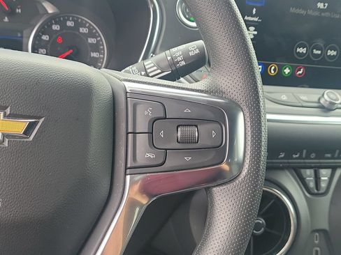 Certified 2025 Chevrolet Blazer LT FWD image 23