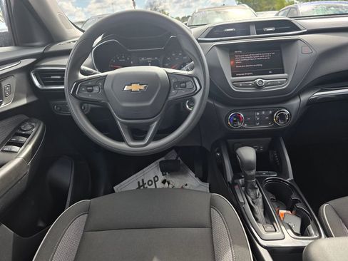 Used 2023 Chevrolet TrailBlazer LT FWD image 12
