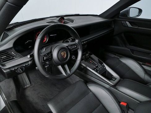 Certified 2024 Porsche 911 Carrera image 4