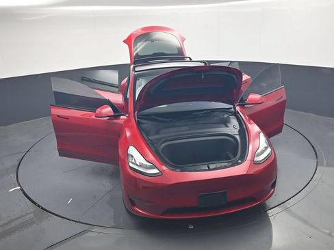 Used 2021 Tesla Model Y 2WD image 45