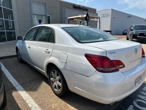 Used 2009 Toyota Avalon XL FWD image 6