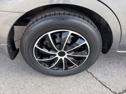 Used 2017 Nissan Versa S image 9