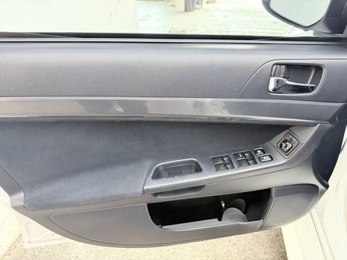 Used 2011 Mitsubishi Lancer Evolution GSR image 7