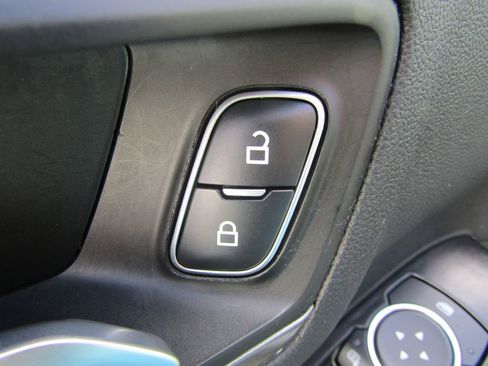 Used 2025 Ford Escape SE FWD image 24