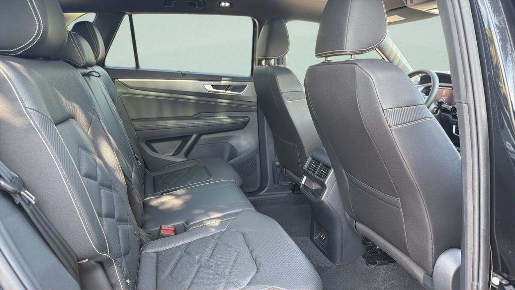 New 2026 Volkswagen Atlas Cross Sport SE FWD image 29